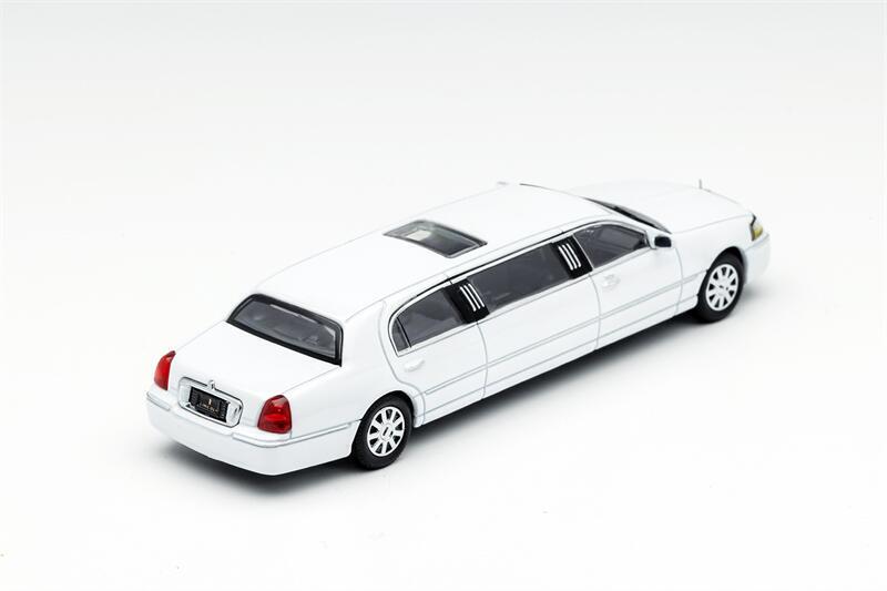 1/64 lincoln towncar 30台限定 ステアリング可動精密ミニカ 豊富なギフト 1/64 ステアリング可動精密ミニカ 30台限定