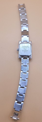 Bracciale Anne Klein II tono argento cerniera analogico movimento Thailandia NON TESTATO - Foto 3 di 4
