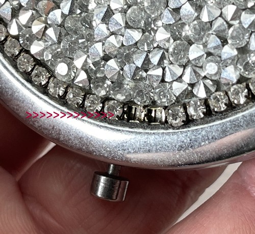 Rhinestone Covered Steel Folding Women's Make Up Dual-Mirror Compact - Imagen 6 de 10