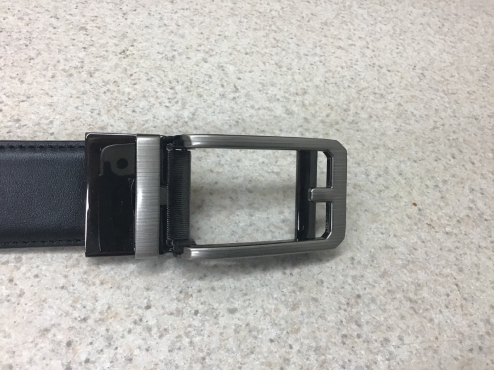 NEW Rarely Seen Roundtree & Yorke Black Full Grain Cowhide RATCHET Belt Size 38 image 2
