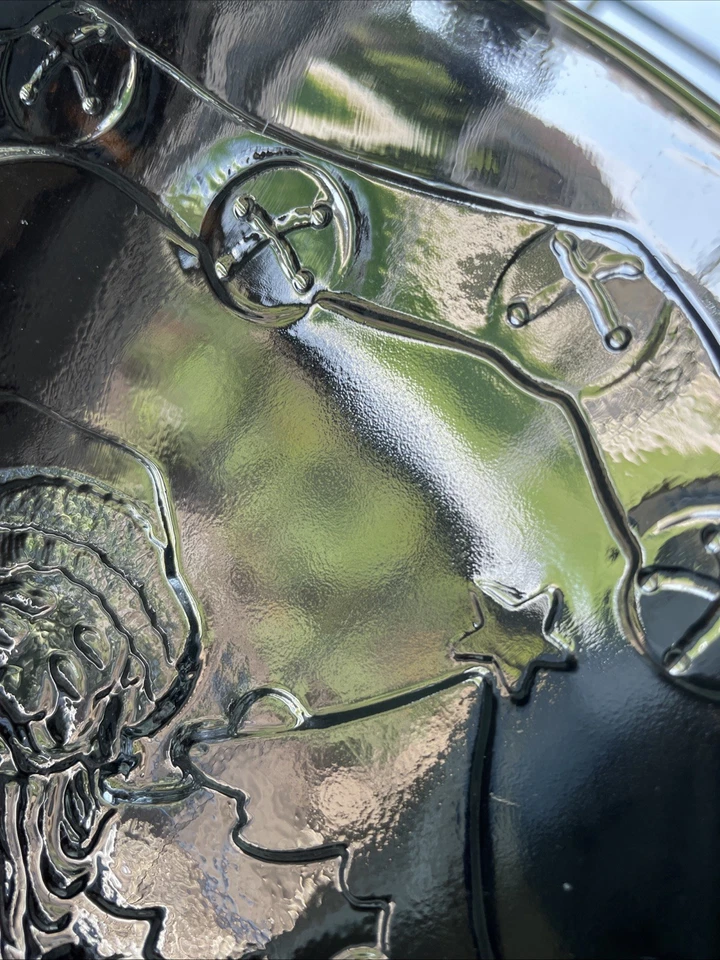 Neiman Marcus Glass Christmas 13 in Platter Santa W/Toy Bag Mint Condition Vtg - Image 4 of 4