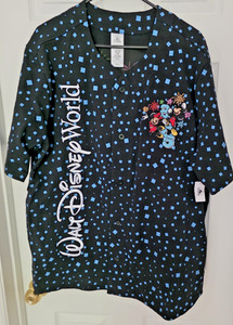 NWT Walt Disney World 2025 Mickey & Friends Crewneck Sweatshirt Size XL