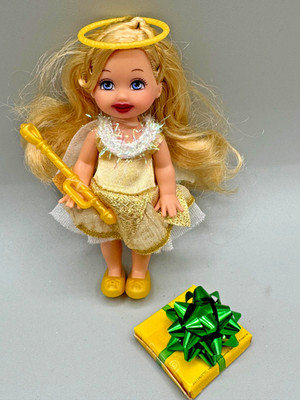 ~DS LOT D DRESSED BARBIE DOLL KELLY FROM 2008 IN A CHRISTMAS  SPIRIT CAROL SET