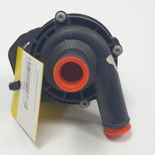 Pompe à eau Infiniti Q30