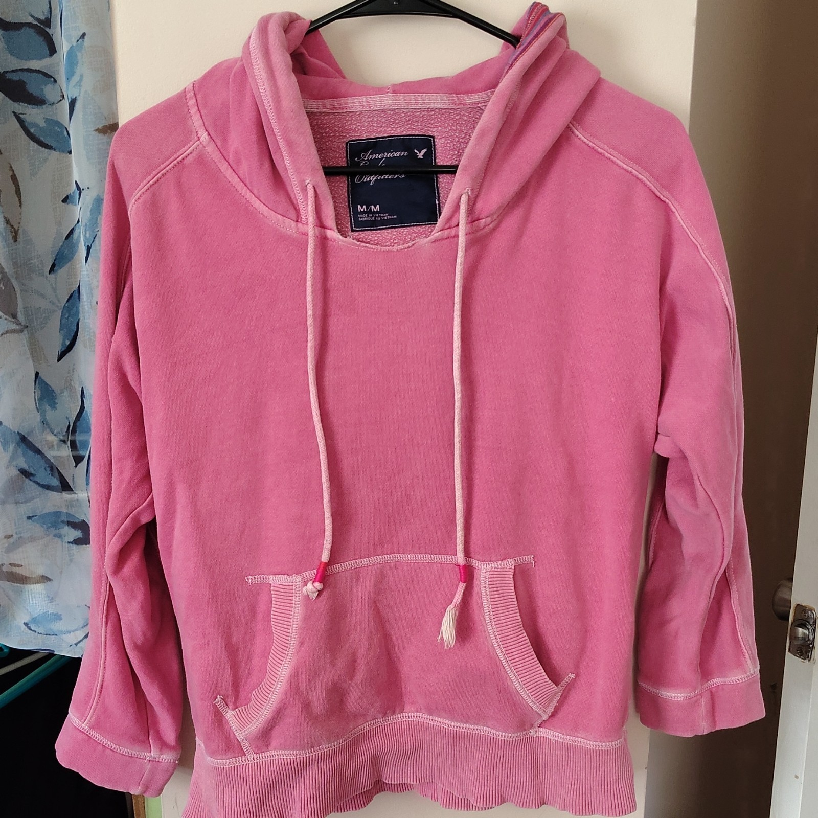 American Eagle Outfitters Pink Pullover Hoodie Women’s M Cotton Blend Hooded Po…