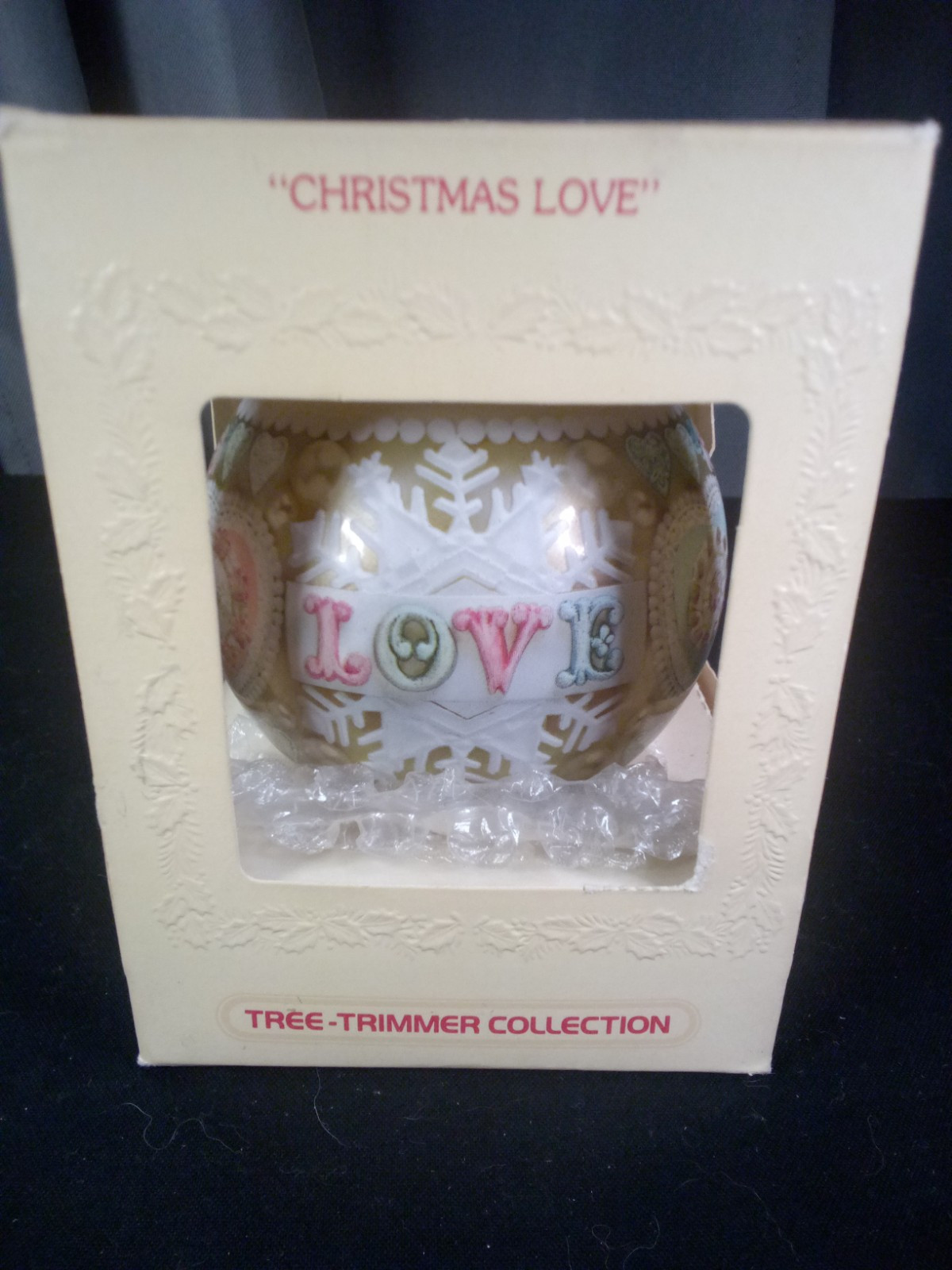 1983 Hallmark Christmas Love Glass Keepsake Ornament QX207-9 Vintage Collectible