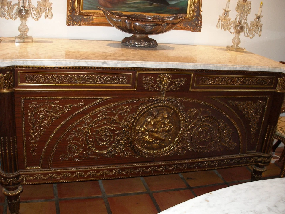 Antiguo siglo XX. Francés Fino Mohagany Credenza Bronce Ormolu Mármol Blanco 37x70x26 Foto 2 de 4