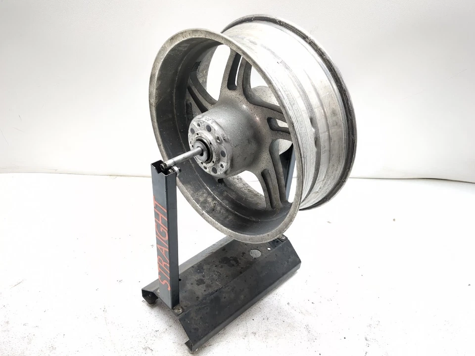 Llanta trasera recta 17x6,00 Triumph Thunderbird 1600 09-17 Foto 2 de 4