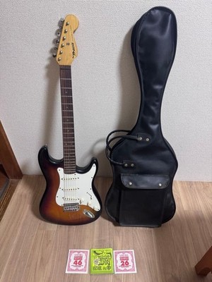 Mavis E-Gitarre Strat Typ Sunburst Softcase enthalten
