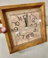 Vintage Spartus Battery Operated Wall Clock Decoration Faux Wood +