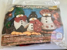 PENGUIN FAMILY 61103 by Whats New All Stuffed Up Felt Folks Craft Kit