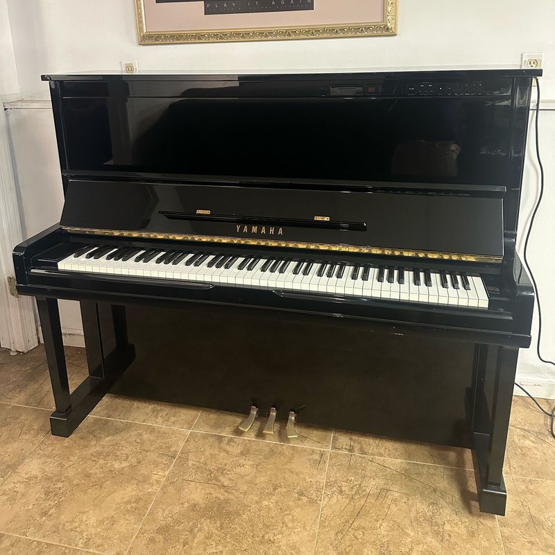 Yamaha bluetooth self-player upright piano disklavier
