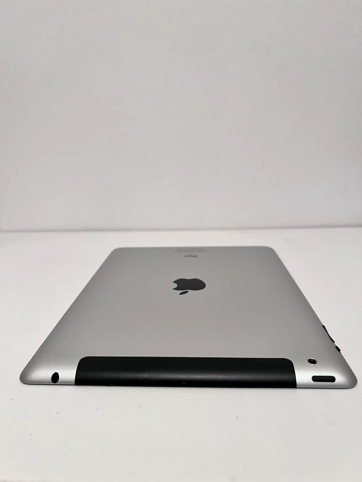 Apple iPad 3nd Generation 16GB Silver A1430 Wi-Fi & Cellular 9.7" Tablet - Image 4 of 4