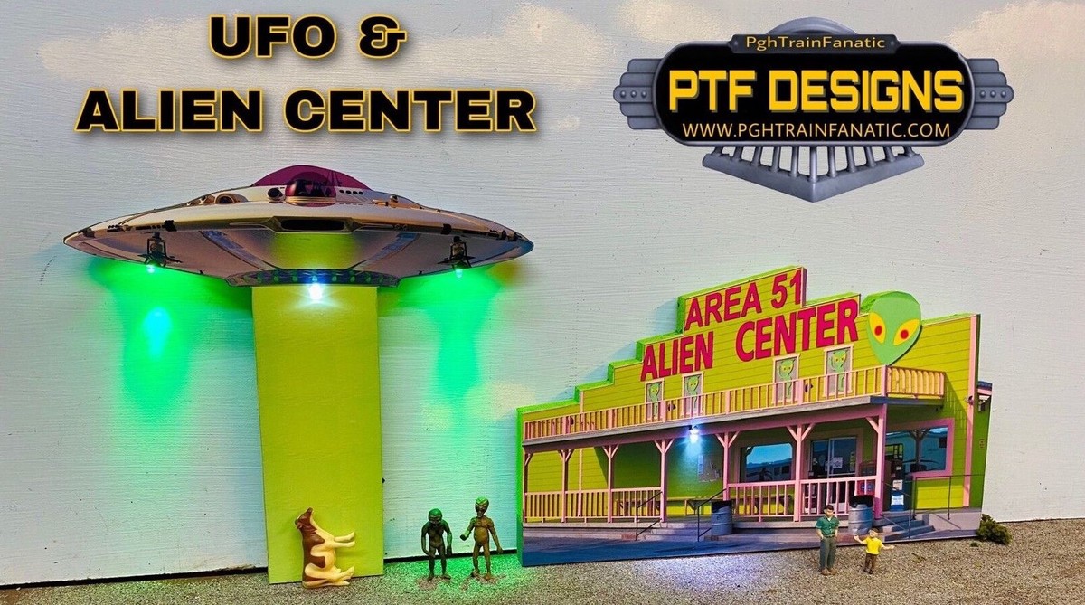 UFOジオラマ　エリア51 UFO From Area 51 Model Kit – Atomic Books