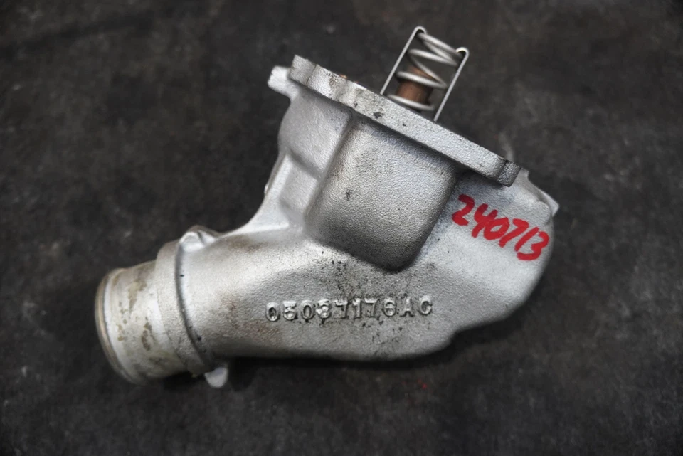 Termostato Carcasa Tubo 8.3L V10 Conjunto 05037164AC OEM Dodge Viper SRT10 2005 Foto 2 de 4