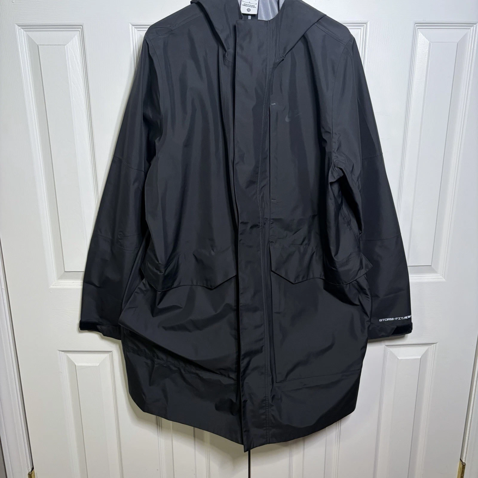 Nike STORM-FITADV Parka/trench Hooded Men's Rain Jacket, Size L - Large Black
Opens in a new window