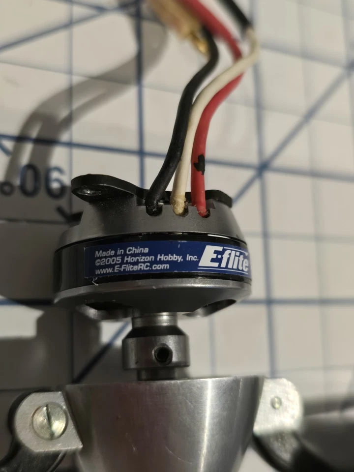 E-Flite ~ Park 300 Brushless Outrunner Motor, 1380Kv EFLM1150, w/ PROP & SPINNER - Image 3 of 4