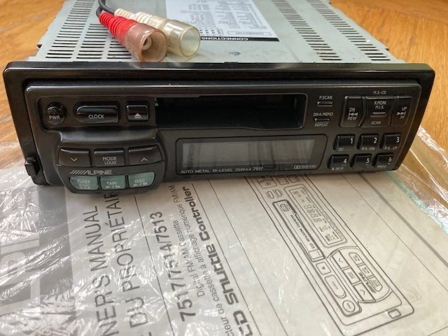 Cassette AM/FM Alpine 7817 en muy buen estado Porsche 911 993 Carrera de colección cara desmontable Foto 2 de 4