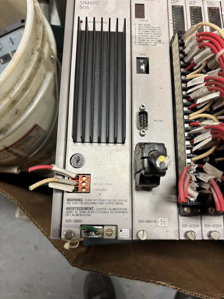 Fuente de alimentación Siemens 505-6660 Simatic 505 con 505-6851A, 505-4232A, 505-4916 USADA Foto 2 de 4