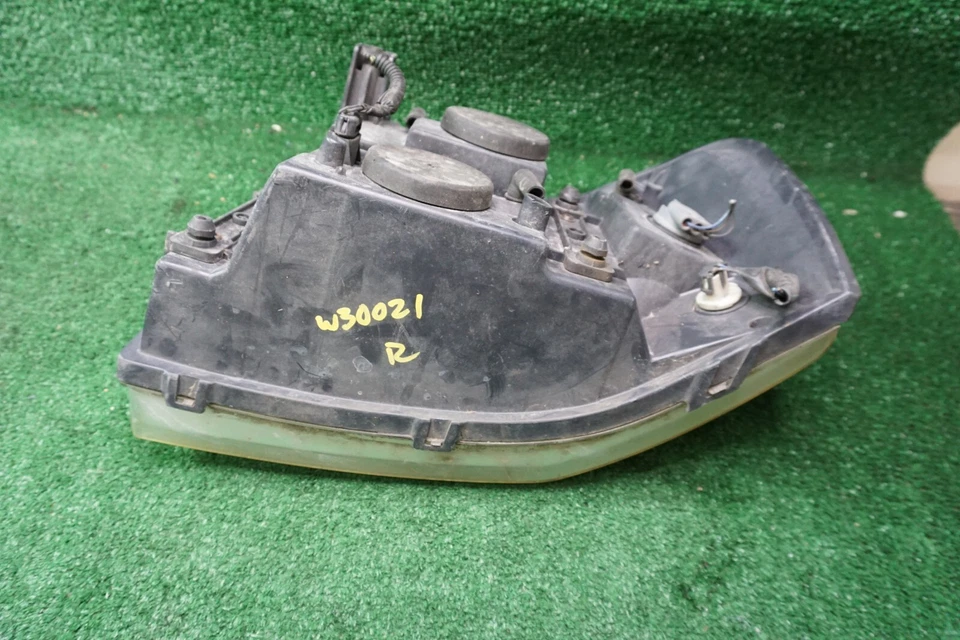 2002 2003 2004 2005 2006 2007 08 09 GMC Envoy Base Faro Izquierdo OEM 15866071 Foto 3 de 4