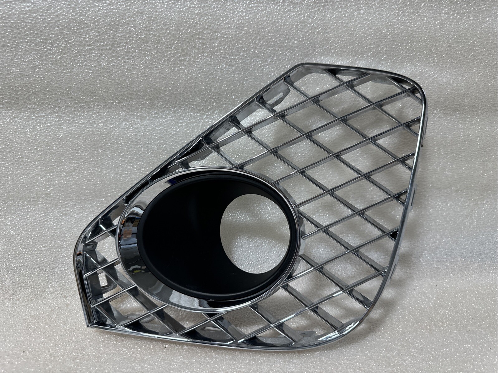2019-2020 Bentley Continental GT GTC RIGHT Side Bumper Grille CHROME 3SD807684