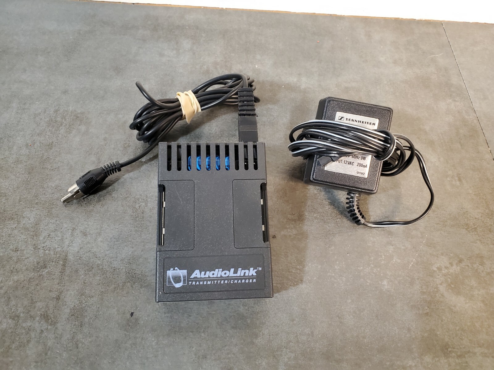 Sennheiser T-100 AudioLink Transmitter/Charger