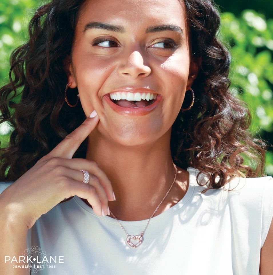 Collar corazón pavé de oro rosa inspirado en el diseñador Park Lane BABE’ Foto 3 de 4