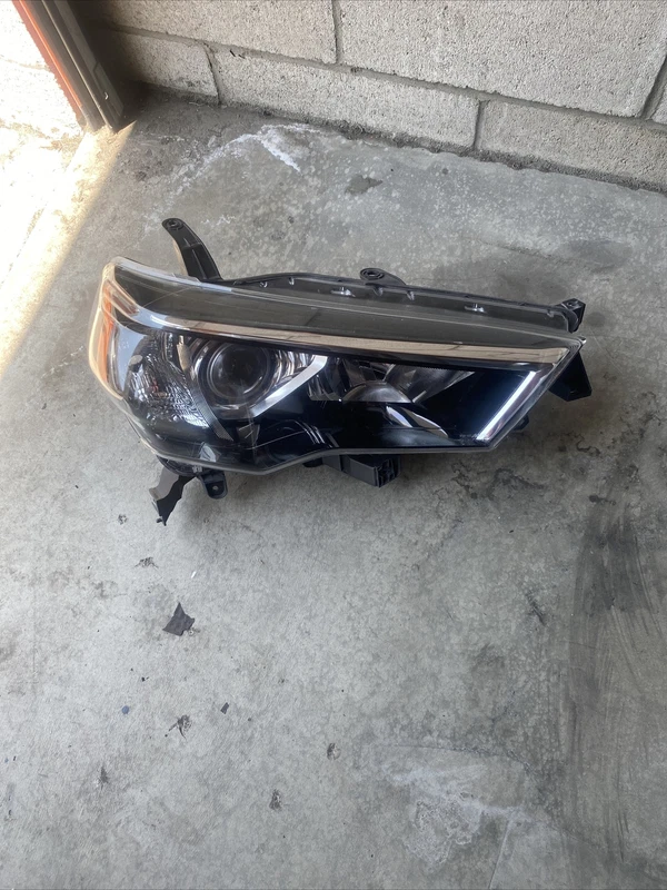 2014 2015 2016 2017 2018 2019 toyota 4runner headlight right used oem