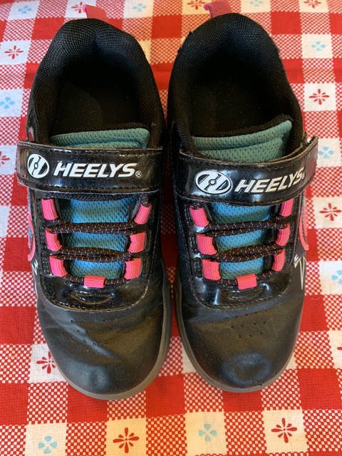 black and blue heelys