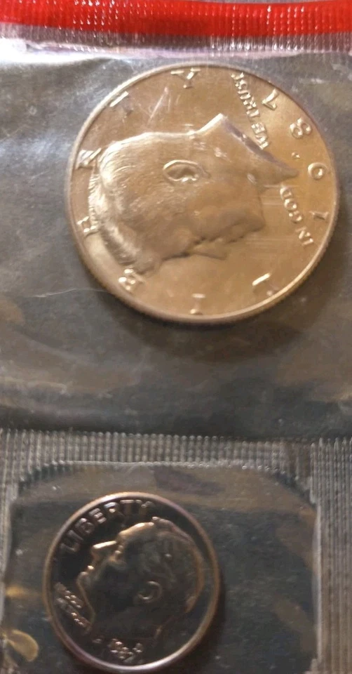 1987 D US Mint Denver Souvenir Sets  - Image 4 of 4