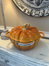 Cocotte zucca in ghisa smaltata Le Creuset 4 qt cachi con pomello oro LEGGI
