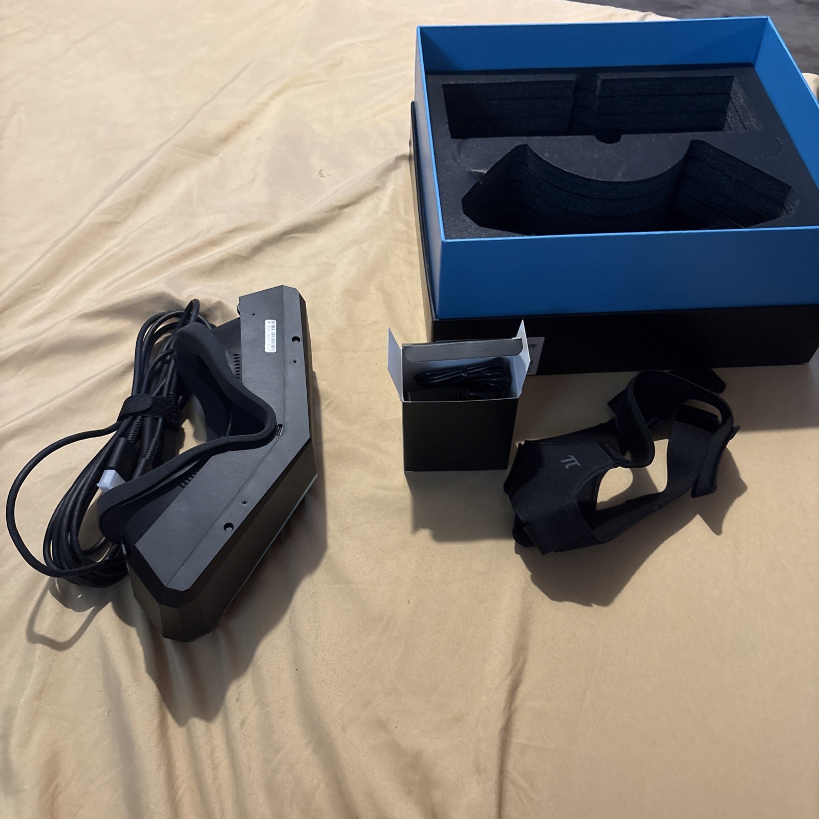 Pimax VR P2 5000x 150° FOV Headset With Head Strap, Box & Cords - Tested Works