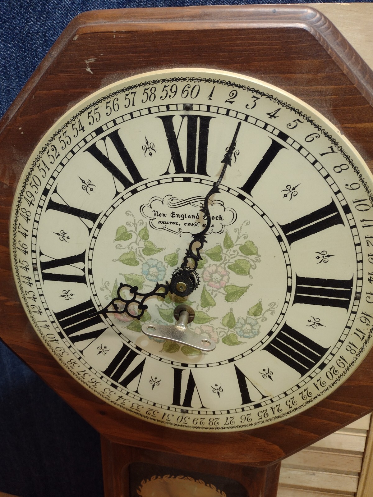 Vintage New England Clock Bristol Conn 18” X 12” Wall Clock Floral W