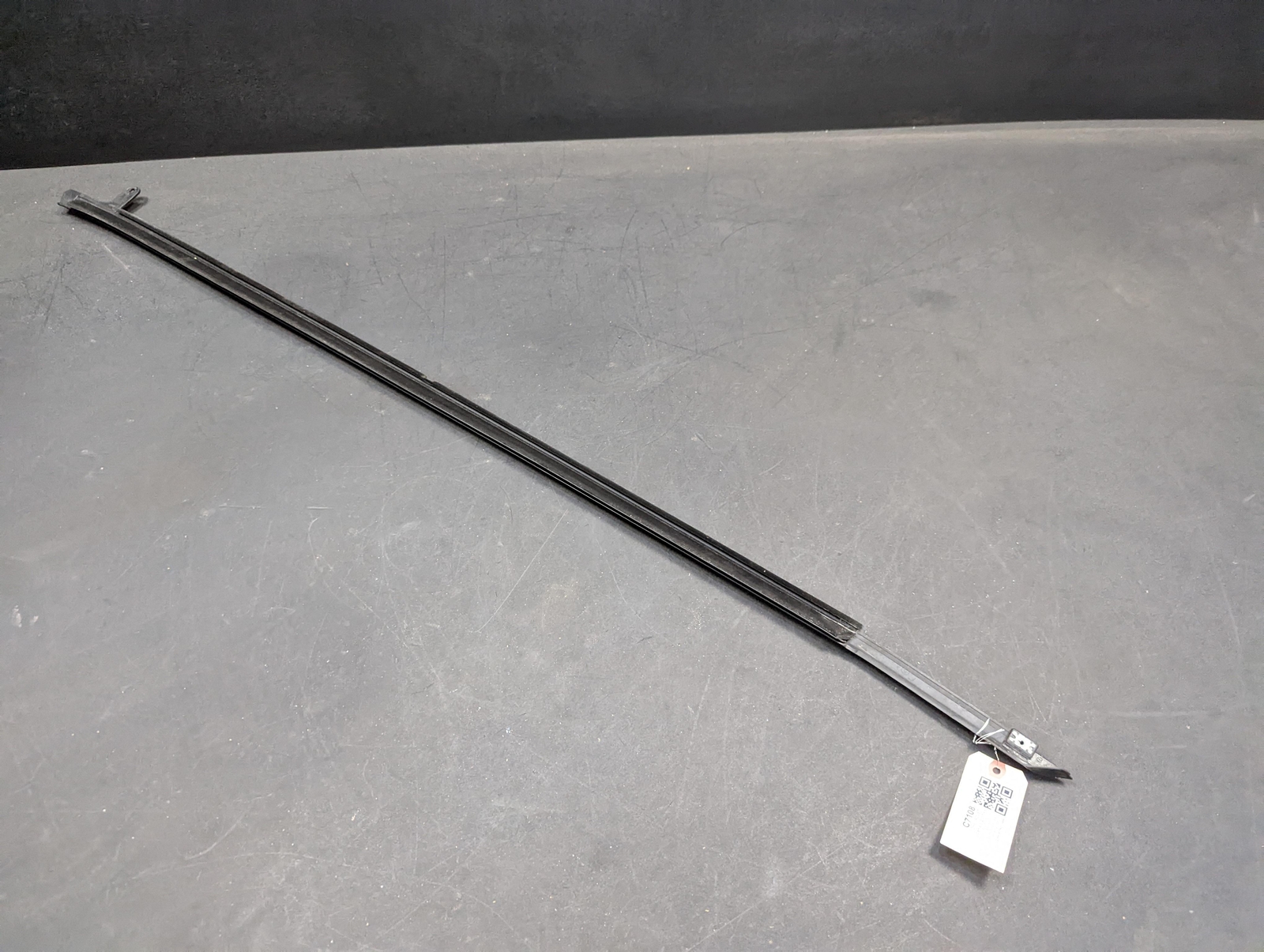 Front Right Door Window Belt Molding 2017 Chevrolet Camaro 23384637 2016 2022 eBay