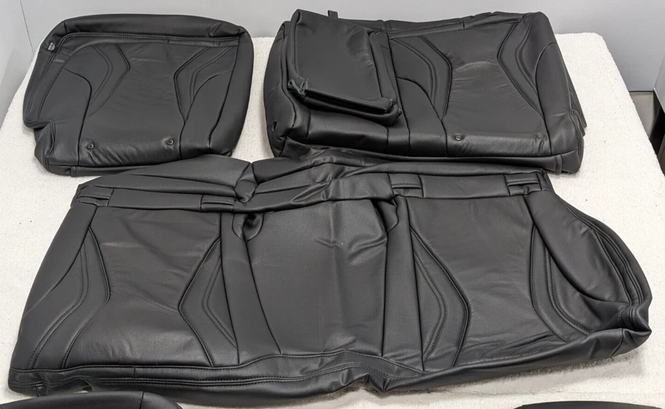 Fundas de asiento de cuero negro LQ107 para Ford Mustang Mach E Select 2021-2022 Foto 3 de 4