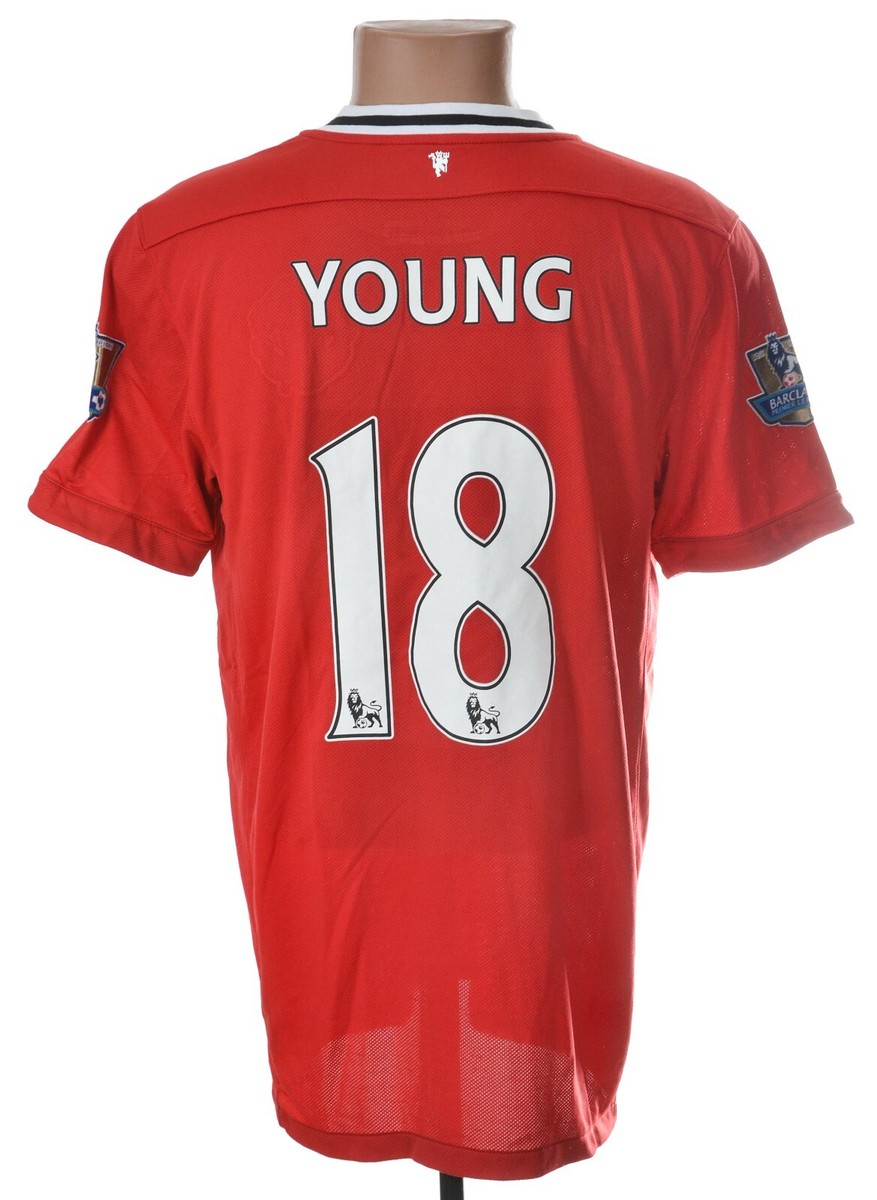 MANCHESTER UNITED 2011/2012 HOME FOOTBALL SHIRT #18 YOUNG NIKE