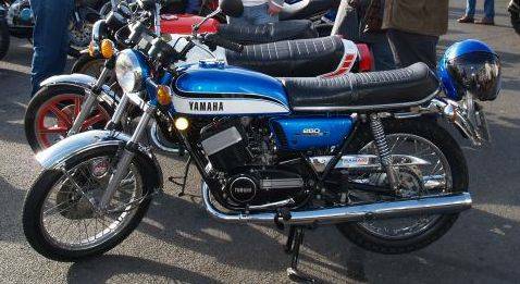 YAMAHA RD 250 A / B PARTS LIST MANUAL CATALOGUE 1975 paper bound copy - Picture 2 of 4