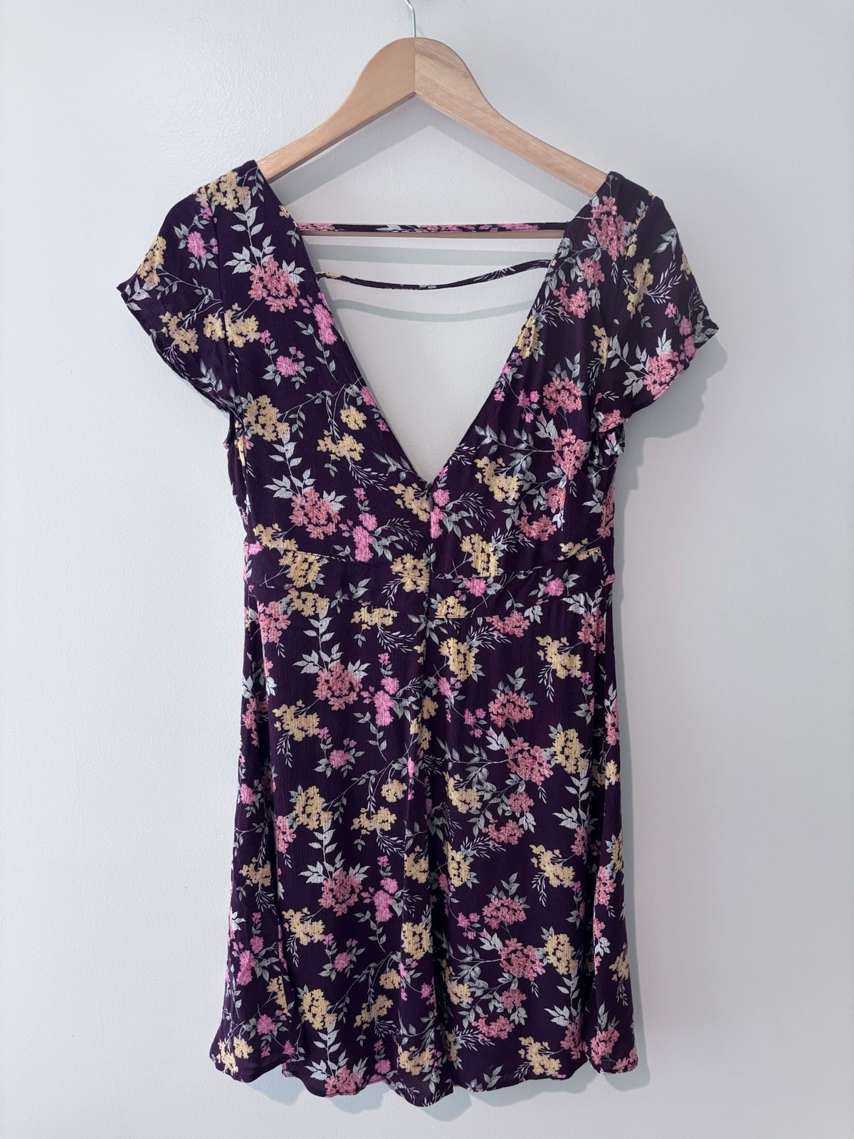 American Eagle Outfitters Burgundy Floral Print V-Neck Mini Sundress Size 4