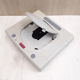 Sega Saturn console with 2 controllers, 3 games & memory cartridge Japan White