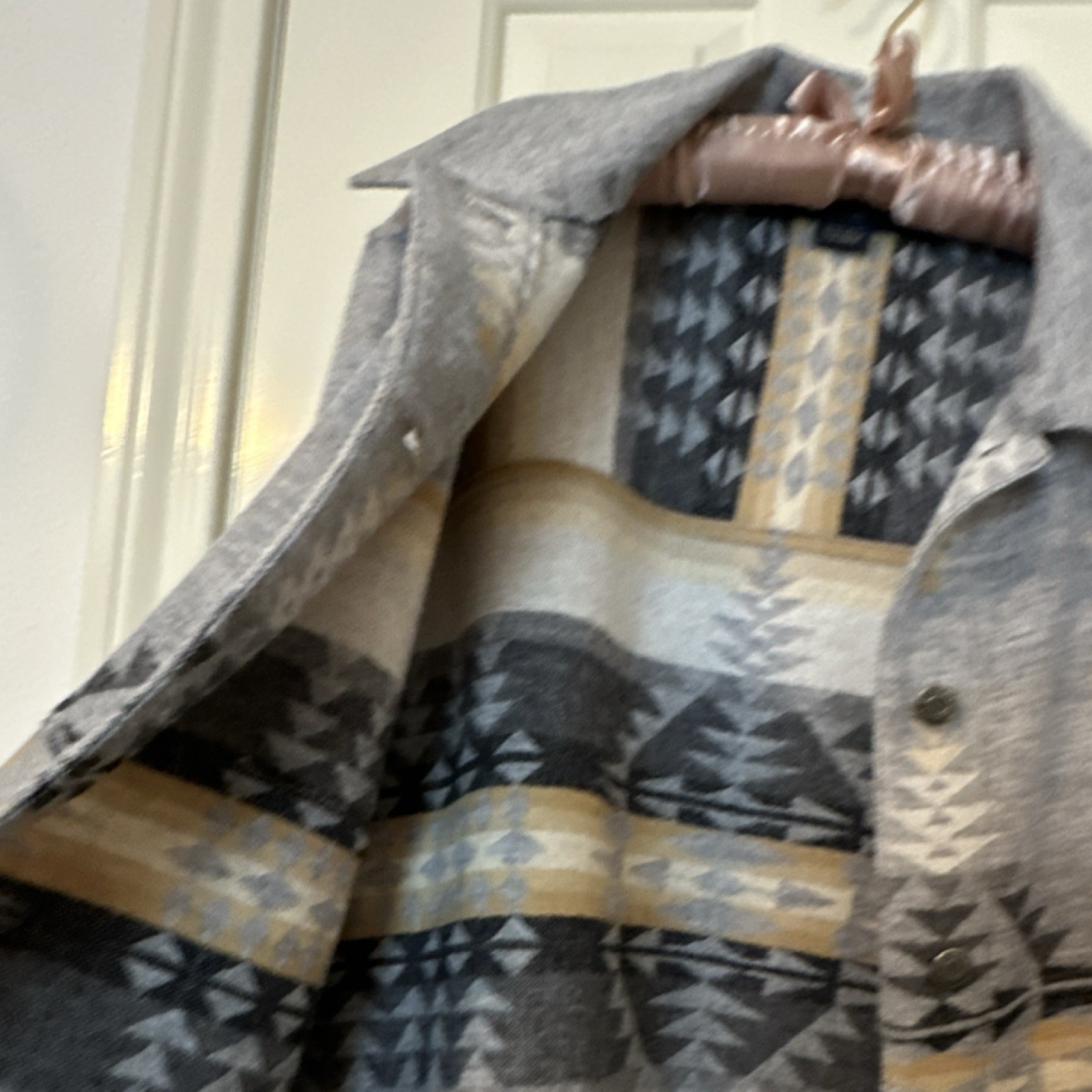 Beautiful Pendleton Women's Geometric Button Jack… - image 4