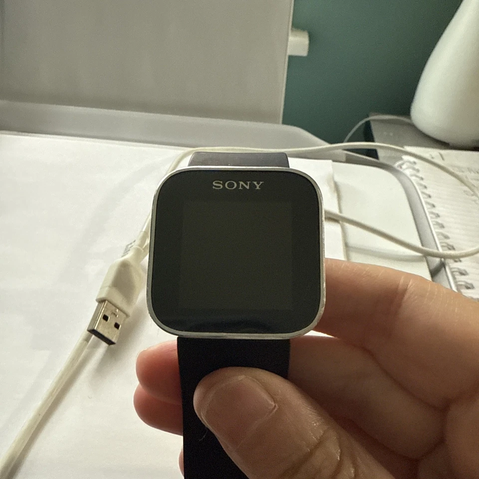 Sony Ericsson MN2 Smartwatch With Charge Wire - PARTS ONLY - Image 4 of 4