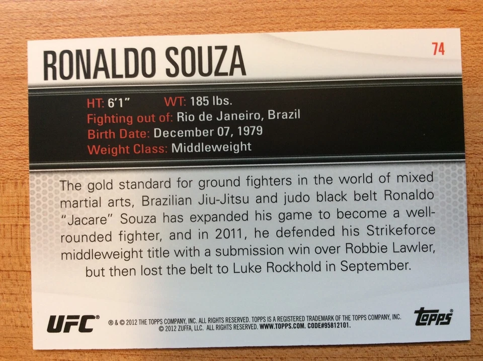 Tarjeta base Topps UFC 2012 KNOCKOUT RONALDO SOUZA DEBUT STRIKEFORCE #74 Foto 2 de 2