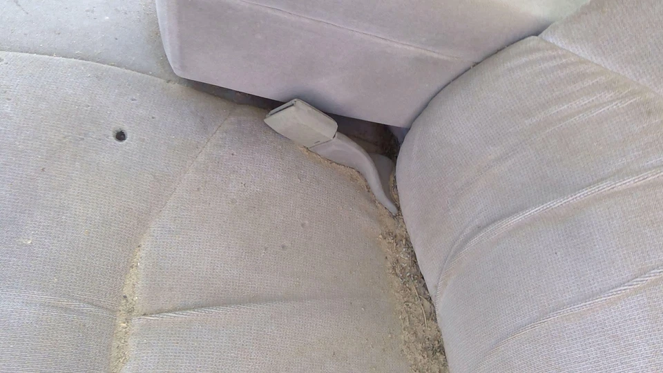 Buick Century 1995 conductor hebilla de cinturón de seguridad delantero izquierdo receptor femenino OEM gris Foto 4 de 4