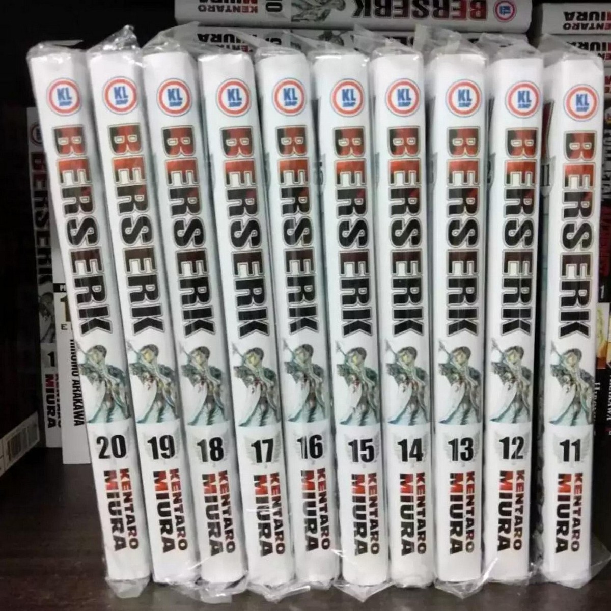BERSERK : Best Manga English Edition by Kentaro Miura-Price