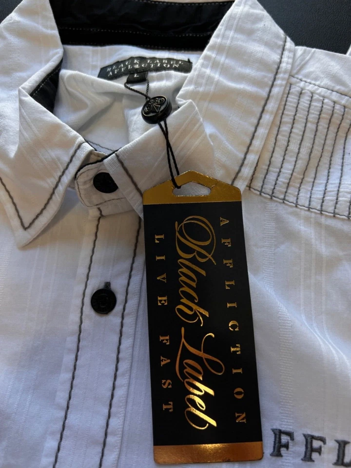 CAMISA AFFLICTION Para Hombres Etiqueta Negra L Blanca Abotonada Serpiente Sagrada Gráfico NUEVA $88 Foto 4 de 4