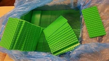 Genuine LEGO Base Plate 8x16 MiniFigure - LOT of 500 - BRIGHT GREEN Thin - NEW