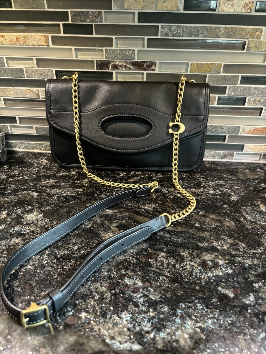 バッグ COACH Vintage Leather Black Shoulder Bag Coach Fold Over Cut Out Clutch/Crossbody Glovetanned Leather CA359