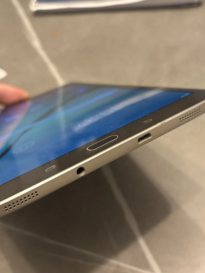 Samsung Galaxy Tab S2 8.0 SM-T710 Gold Wi-Fi 32GB 8" 8MP Android Tablet VGC - Image 3 of 4