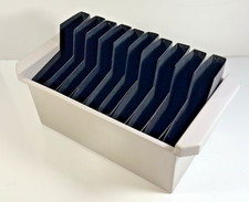 NINTENDO PLASTIC STORAGE CASE HOLDS 10 NES GAME CARTRIDGES W/ DUST SLEEVES