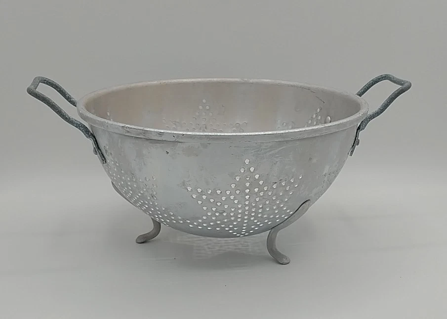 Vintage Mirro 7 Star Footed Aluminum 9" Collander Strainer Cottage Farm
Opens in a new window or tab